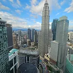 Sky Suites Klcc Level 58
